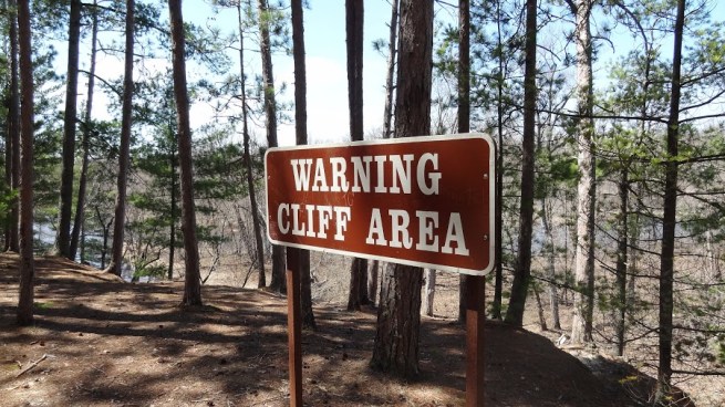 Too many times we hear about people falling off the edge - pay attention to these signs people! Yes, we got near the edge, but not dangerously close...don't push your luck!