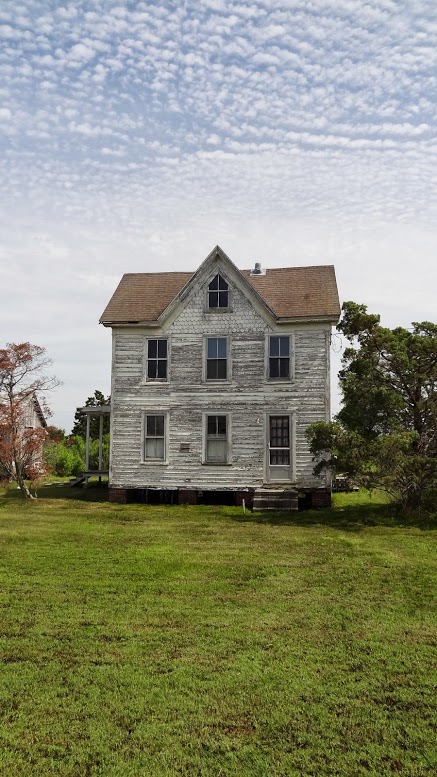 Oh, the haunting possibilities of putting this photo under the photoshop knife...