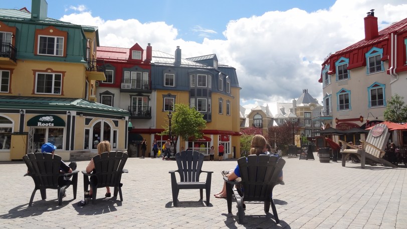 That's Breeah to the right, just chilling in Mont-Tremblant's center square
